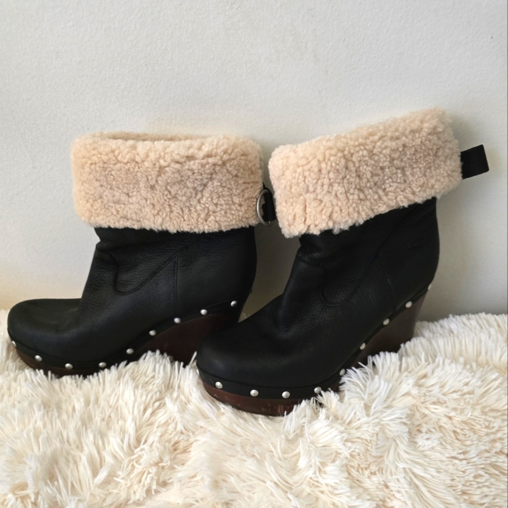 S.  O.  L.  D.    UGG Black Leather Sheepskin Lined Wood Heel Boots size 8 - Picture 14 of 14
